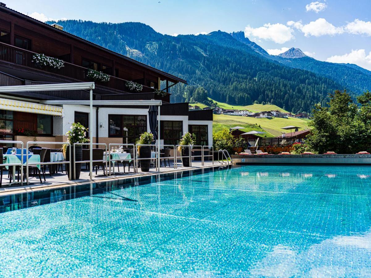 Happy Stubai Hotel Neustift im Stubaital Bagian luar foto